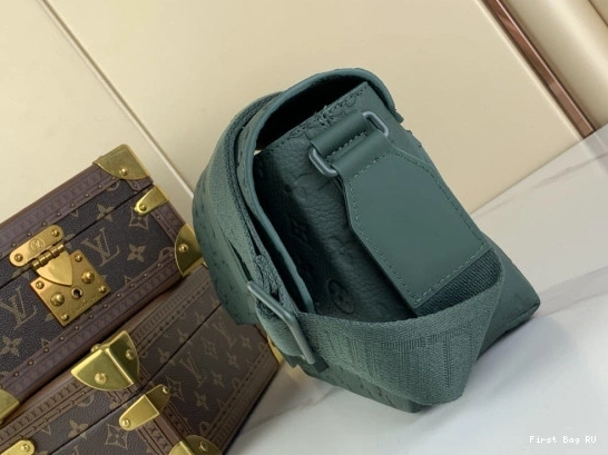 First bag LOUIS VUITTON Messenger-28*16*10cm S-Cape 0724